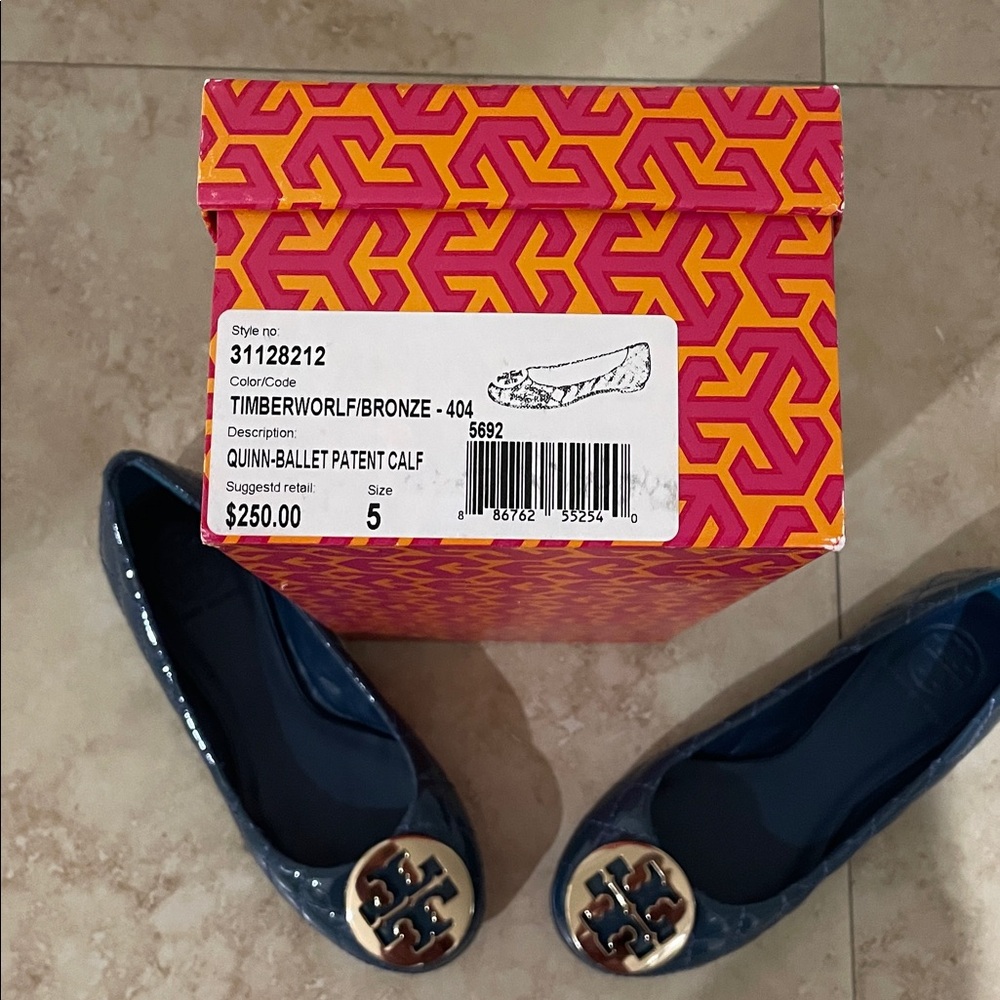 Tory Burch Navy Quilted Flats with Gold Logo - Picture 2 of 9